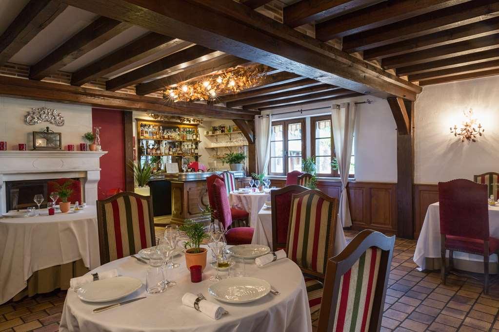 L'Oree Des Chenes, The Originals Relais La Ferte-Saint-Aubin Restoran gambar